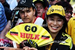 Nico Hulkenberg (GER) Renault F1 Team fan. 16.03.2019. Formula 1 World Championship, Rd 1, Australian Grand Prix, Albert Park, Melbourne, Australia, Qualifying Day.