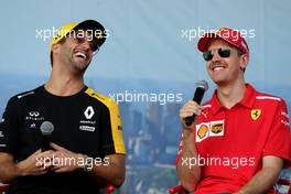 Daniel Ricciardo (AUS), Renault F1 Team and Sebastian Vettel (GER), Scuderia Ferrari  16.03.2019. Formula 1 World Championship, Rd 1, Australian Grand Prix, Albert Park, Melbourne, Australia, Qualifying Day.