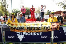 Daniel Ricciardo (AUS) Renault F1 Team fans. 16.03.2019. Formula 1 World Championship, Rd 1, Australian Grand Prix, Albert Park, Melbourne, Australia, Qualifying Day.