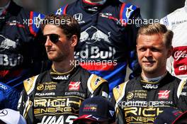 (L to R): Romain Grosjean (FRA) Haas F1 Team and Kevin Magnussen (DEN) Haas F1 Team at the start of season group photograph. 17.03.2019. Formula 1 World Championship, Rd 1, Australian Grand Prix, Albert Park, Melbourne, Australia, Race Day.