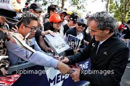 Alain Prost (FRA) Renault F1 Team Special Advisor signs autographs for the fans. 14.03.2019. Formula 1 World Championship, Rd 1, Australian Grand Prix, Albert Park, Melbourne, Australia, Preparation Day.