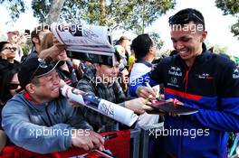 Alexander Albon (THA) Scuderia Toro Rosso signs autographs for the fans. 14.03.2019. Formula 1 World Championship, Rd 1, Australian Grand Prix, Albert Park, Melbourne, Australia, Preparation Day.