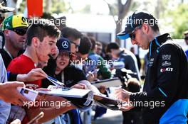 Robert Kubica (POL) Williams Racing signs autographs for the fans. 14.03.2019. Formula 1 World Championship, Rd 1, Australian Grand Prix, Albert Park, Melbourne, Australia, Preparation Day.
