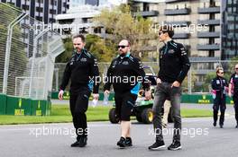 George Russell (GBR) Williams Racing walks the circuit with the team. 13.03.2019. Formula 1 World Championship, Rd 1, Australian Grand Prix, Albert Park, Melbourne, Australia, Preparation Day.