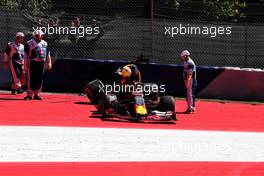 Max Verstappen (NLD) Red Bull Racing RB15 crashed in the second practice session. 28.06.2019. Formula 1 World Championship, Rd 9, Austrian Grand Prix, Spielberg, Austria, Practice Day.