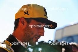 Daniel Ricciardo (AUS) Renault F1 Team with the media. 28.06.2019. Formula 1 World Championship, Rd 9, Austrian Grand Prix, Spielberg, Austria, Practice Day.