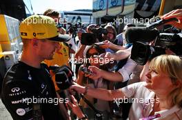 Nico Hulkenberg (GER) Renault F1 Team with the media. 28.06.2019. Formula 1 World Championship, Rd 9, Austrian Grand Prix, Spielberg, Austria, Practice Day.