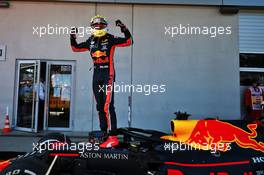 Race winner Max Verstappen (NLD) Red Bull Racing RB15 celebrates in parc ferme. 30.06.2019 Formula 1 World Championship, Rd 9, Austrian Grand Prix, Spielberg, Austria, Race Day.