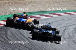 Carlos Sainz Jr (ESP) McLaren MCL34 leads Daniel Ricciardo (AUS) Renault F1 Team RS19. 30.06.2019 Formula 1 World Championship, Rd 9, Austrian Grand Prix, Spielberg, Austria, Race Day.