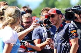 Pierre Gasly (FRA) Red Bull Racing with fans. 29.06.2019. Formula 1 World Championship, Rd 9, Austrian Grand Prix, Spielberg, Austria, Qualifying Day.