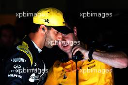 Daniel Ricciardo (AUS) Renault F1 Team with Karel Loos (BEL) Renault F1 Team Race Engineer.