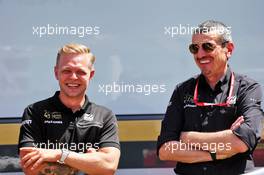 (L to R): Kevin Magnussen (DEN) Haas F1 Team with Guenther Steiner (ITA) Haas F1 Team Prinicipal. 27.06.2019. Formula 1 World Championship, Rd 9, Austrian Grand Prix, Spielberg, Austria, Preparation Day.