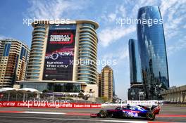 Daniil Kvyat (RUS) Scuderia Toro Rosso STR14. 26.04.2019. Formula 1 World Championship, Rd 4, Azerbaijan Grand Prix, Baku Street Circuit, Azerbaijan, Practice Day.