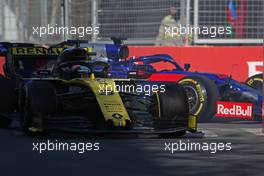 Daniel Ricciardo (AUS), Renault F1 Team and Daniil Kvyat (RUS), Scuderia Toro Rosso  28.04.2019. Formula 1 World Championship, Rd 4, Azerbaijan Grand Prix, Baku Street Circuit, Azerbaijan, Race Day.