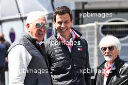 (L to R): Lawrence Stroll (CDN) Racing Point F1 Team Investor with Toto Wolff (GER) Mercedes AMG F1 Shareholder and Executive Director and Bernie Ecclestone (GBR). 27.04.2019. Formula 1 World Championship, Rd 4, Azerbaijan Grand Prix, Baku Street Circuit, Azerbaijan, Qualifying Day.
