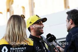 Daniel Ricciardo (AUS) Renault F1 Team with the media. 27.04.2019. Formula 1 World Championship, Rd 4, Azerbaijan Grand Prix, Baku Street Circuit, Azerbaijan, Qualifying Day.