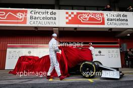 (L to R): Kimi Raikkonen (FIN) Alfa Romeo Racing with team mate Antonio Giovinazzi (ITA) Alfa Romeo Racing. 18.02.2019. Formula One Testing, Day One, Barcelona, Spain. Monday.
