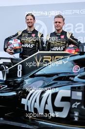 (L to R): Romain Grosjean (FRA) Haas F1 Team VF-19 with team mate Kevin Magnussen (DEN) Haas F1 Team. 18.02.2019. Formula One Testing, Day One, Barcelona, Spain. Monday.
