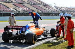 Carlos Sainz Jr (ESP) McLaren MCL34 stops at the end of the pit lane. 18.02.2019. Formula One Testing, Day One, Barcelona, Spain. Monday.