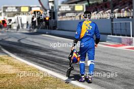Carlos Sainz Jr (ESP) McLaren stops at the end of the pit lane. 18.02.2019. Formula One Testing, Day One, Barcelona, Spain. Monday.