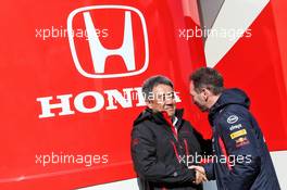 (L to R): Toyoharu Tanabe (JPN) Honda F1 Technical Director with Christian Horner (GBR) Red Bull Racing Team Principal. 21.02.2019. Formula One Testing, Day Four, Barcelona, Spain. Thursday.