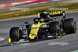 Nico Hulkenberg (GER) Renault Sport F1 Team RS19 - front wing detail. 27.02.2019. Formula One Testing, Day Two, Barcelona, Spain. Wednesday.