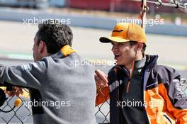 (L to R): Andrea Stella (ITA) McLaren Performance Director with Lando Norris (GBR) McLaren. 15.05.2019. Formula One In Season Testing, Day Two, Barcelona, Spain. Wednesday.