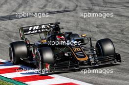 Kevin Magnussen (DEN) Haas VF-19. 15.05.2019. Formula One In Season Testing, Day Two, Barcelona, Spain. Wednesday.