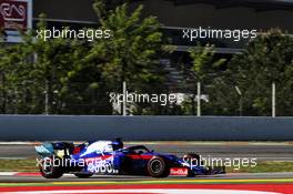 Alexander Albon (THA) Scuderia Toro Rosso STR14. 15.05.2019. Formula One In Season Testing, Day Two, Barcelona, Spain. Wednesday.