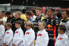 Alexander Albon (THA) Red Bull Racing and Nico Hulkenberg (GER) Renault Sport F1 Team RS19. 01.09.2019. Formula 1 World Championship, Rd 13, Belgian Grand Prix, Spa Francorchamps, Belgium, Race Day.