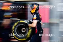 Red Bull Racing mechanic. 31.08.2019. Formula 1 World Championship, Rd 13, Belgian Grand Prix, Spa Francorchamps, Belgium, Qualifying Day.