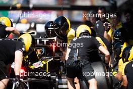 Renault F1 Team practices a pit stop. 31.08.2019. Formula 1 World Championship, Rd 13, Belgian Grand Prix, Spa Francorchamps, Belgium, Qualifying Day.