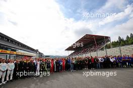 F1, F2, and F3 pay their respects to Anthoine Hubert. 01.09.2019. Formula 1 World Championship, Rd 13, Belgian Grand Prix, Spa Francorchamps, Belgium, Race Day.