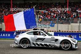 The FIA Safety Car flies the french flag in tribute to Anthoine Hubert on the drivers parade. 01.09.2019. Formula 1 World Championship, Rd 13, Belgian Grand Prix, Spa Francorchamps, Belgium, Race Day.