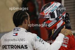 Lewis Hamilton (GBR) Mercedes AMG F1 and Charles Leclerc (MON) Ferrari. 31.03.2019. Formula 1 World Championship, Rd 2, Bahrain Grand Prix, Sakhir, Bahrain, Race Day.