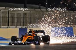 Carlos Sainz Jr (ESP) McLaren MCL34 sends sparks flying. 31.03.2019. Formula 1 World Championship, Rd 2, Bahrain Grand Prix, Sakhir, Bahrain, Race Day.
