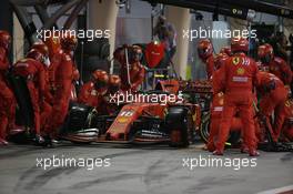 Charles Leclerc (MON) Ferrari SF90 pit stop. 31.03.2019. Formula 1 World Championship, Rd 2, Bahrain Grand Prix, Sakhir, Bahrain, Race Day.