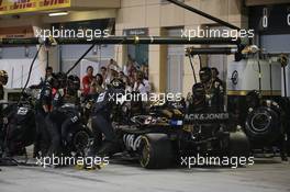 Kevin Magnussen (DEN) Haas F1 Team pit stop. 31.03.2019. Formula 1 World Championship, Rd 2, Bahrain Grand Prix, Sakhir, Bahrain, Race Day.