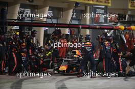 Max Verstappen (NLD) Red Bull Racing RB15 pit stop. 31.03.2019. Formula 1 World Championship, Rd 2, Bahrain Grand Prix, Sakhir, Bahrain, Race Day.