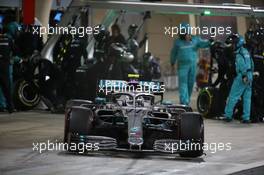 Valtteri Bottas (FIN) Mercedes AMG F1 W10 pit stop. 31.03.2019. Formula 1 World Championship, Rd 2, Bahrain Grand Prix, Sakhir, Bahrain, Race Day.