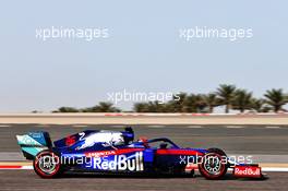 Daniil Kvyat (RUS) Scuderia Toro Rosso STR14. 30.03.2019. Formula 1 World Championship, Rd 2, Bahrain Grand Prix, Sakhir, Bahrain, Qualifying Day.