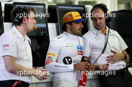 Carlos Sainz Jr (ESP) McLaren. 30.03.2019. Formula 1 World Championship, Rd 2, Bahrain Grand Prix, Sakhir, Bahrain, Qualifying Day.