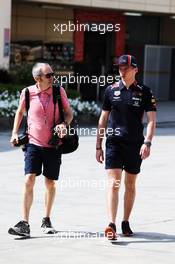 Max Verstappen (NLD) Red Bull Racing with Mark Thompson (GBR) Getty Imags Photographer. 31.03.2019. Formula 1 World Championship, Rd 2, Bahrain Grand Prix, Sakhir, Bahrain, Race Day.