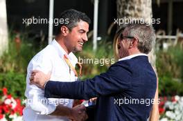 (L to R): Michael Masi (AUS) FIA Race Director with Martin Donnelly (GBR). 31.03.2019. Formula 1 World Championship, Rd 2, Bahrain Grand Prix, Sakhir, Bahrain, Race Day.
