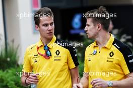 (L to R): James Lloyd (GBR) Renault F1 Team Press Officer with Nico Hulkenberg (GER) Renault F1 Team. 31.03.2019. Formula 1 World Championship, Rd 2, Bahrain Grand Prix, Sakhir, Bahrain, Race Day.