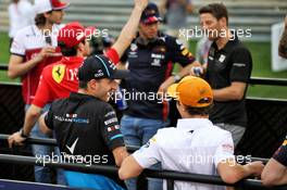 (L to R): Robert Kubica (POL) Williams Racing and Lando Norris (GBR) McLaren on the drivers parade. 31.03.2019. Formula 1 World Championship, Rd 2, Bahrain Grand Prix, Sakhir, Bahrain, Race Day.