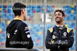 (L to R): Jack Aitken (GBR) / (KOR) Renault F1 Team Test Driver with Daniel Ricciardo (AUS) Renault F1 Team. 02.04.2019. Formula One Testing, Sakhir, Bahrain, Tueday.