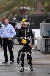 Daniel Ricciardo (AUS) Renault F1 Team in the paddock. 02.04.2019. Formula One Testing, Sakhir, Bahrain, Tueday.