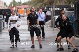 Daniel Ricciardo (AUS) Renault F1 Team and Pietro Fittipaldi (BRA) Haas F1 Team Test Driver in the paddock. 02.04.2019. Formula One Testing, Sakhir, Bahrain, Tueday.