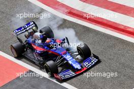 Alexander Albon (THA) Scuderia Toro Rosso STR14 locks up under braking. 03.04.2019. Formula One Testing, Sakhir, Bahrain, Wednesday.
